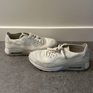 Air Max 90 Flyknit in white/ cream